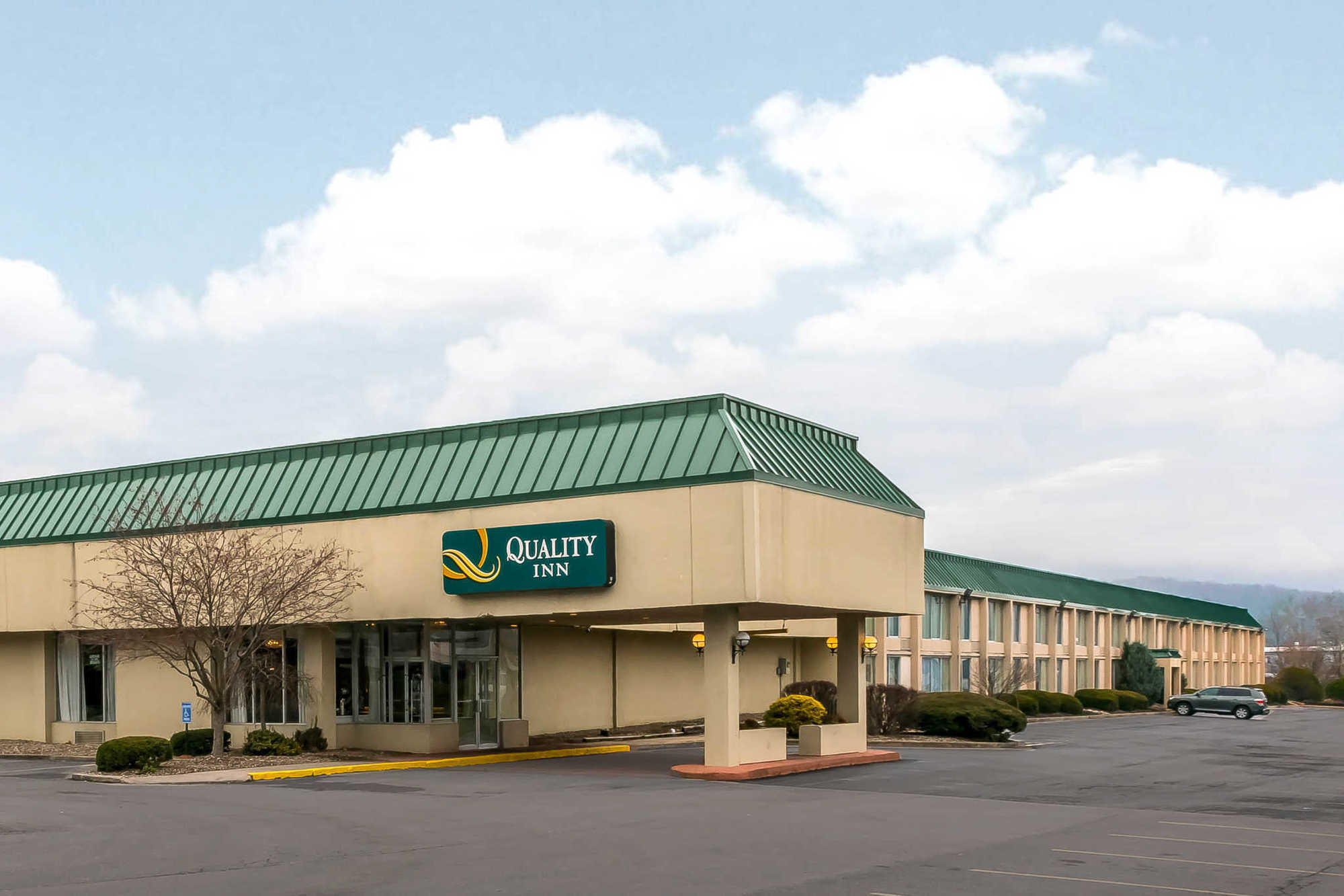 Hotel Baymont By Wyndham Milesburg Exterior foto