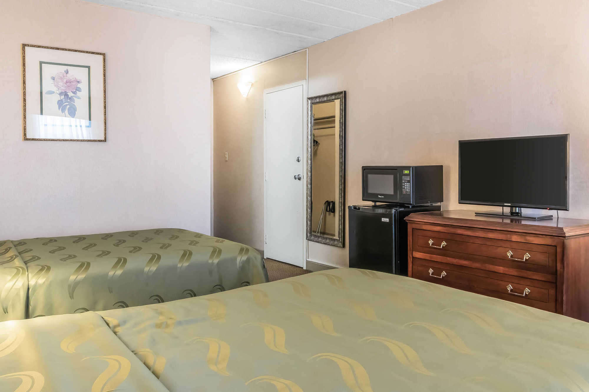 Hotel Baymont By Wyndham Milesburg Habitación foto